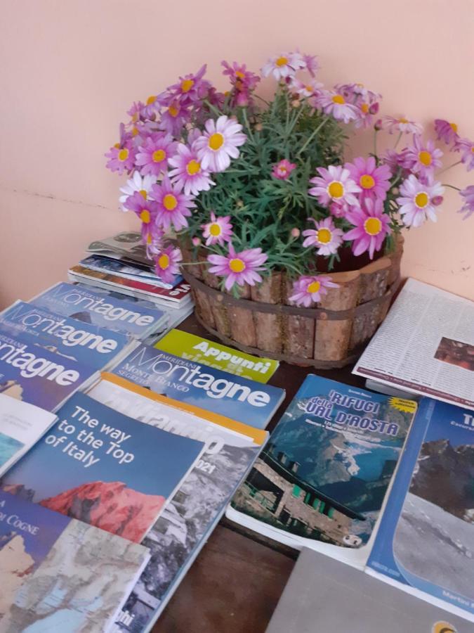 Appartamento Signorile Con Giardino Aosta Exterior foto